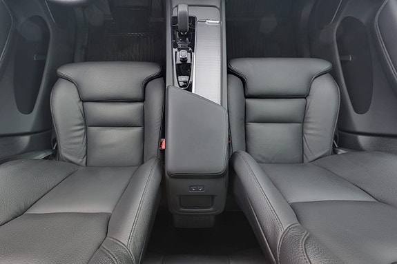 Volvo XC60 9 of 17