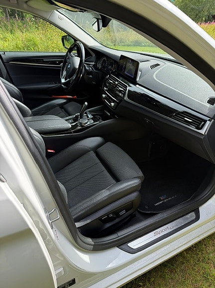 BMW 520d 5 of 8
