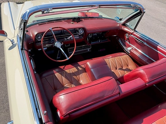Cadillac Convertible 7 of 18