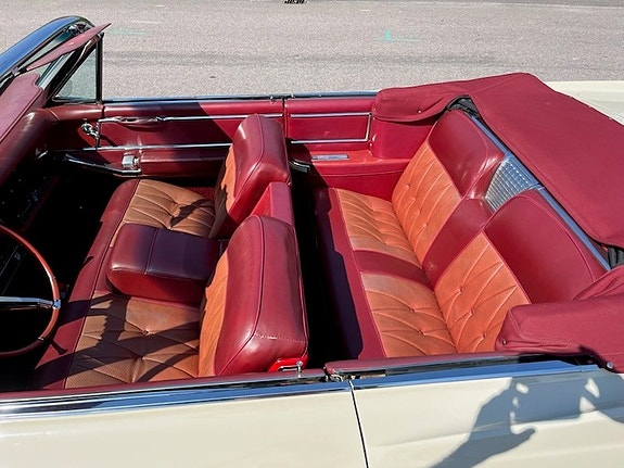 Cadillac Convertible 6 of 18
