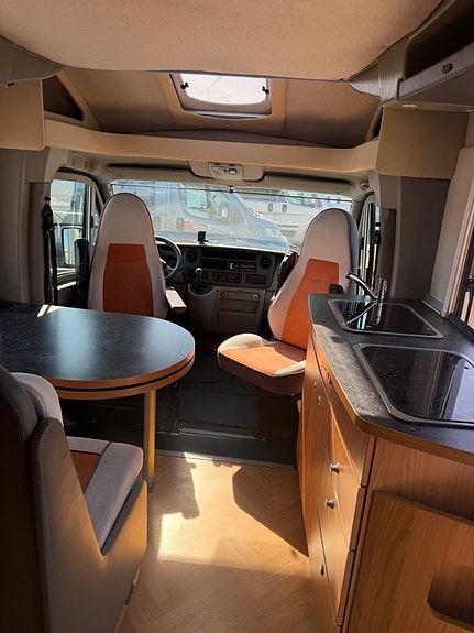 Bürstner Mega Van T675 4 sovplatser 8 of 20