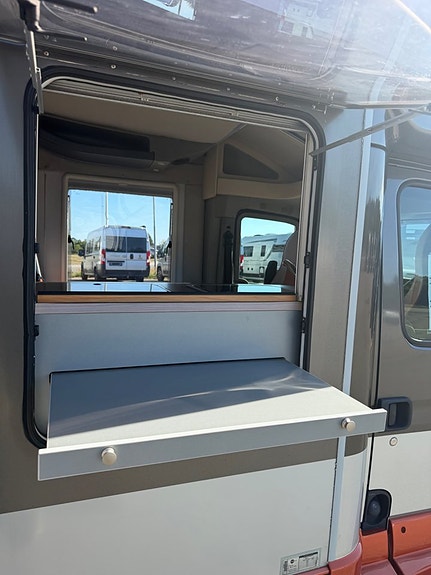 Bürstner Mega Van T675 4 sovplatser 12 of 20