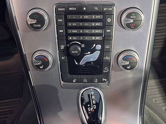 Volvo XC60 10 of 14