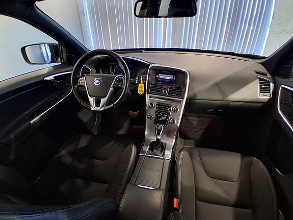 Volvo XC60 7 of 14