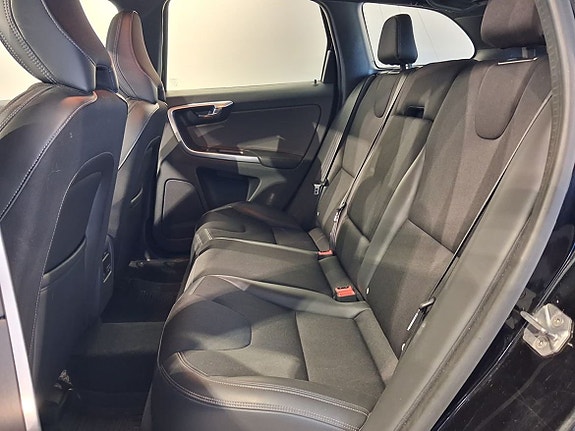 Volvo XC60 11 of 14
