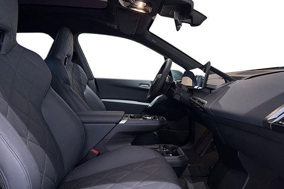 BMW iX 6 of 18