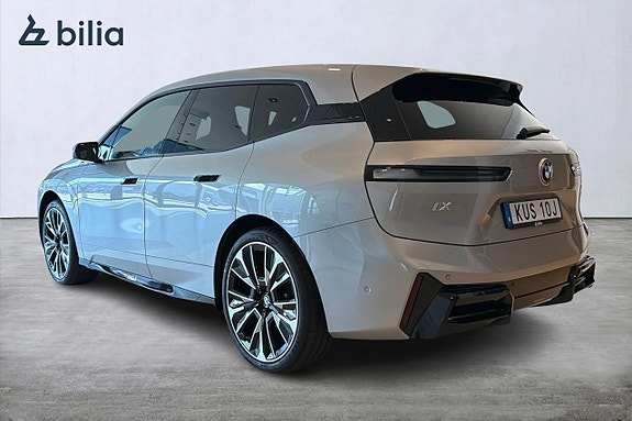 BMW iX 2 of 18
