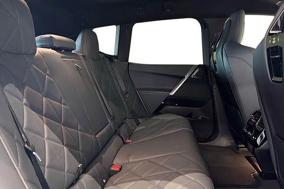BMW iX 7 of 18