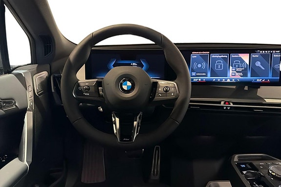 BMW iX 9 of 18