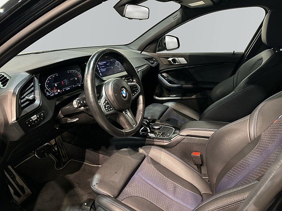 BMW 118i 7 of 19