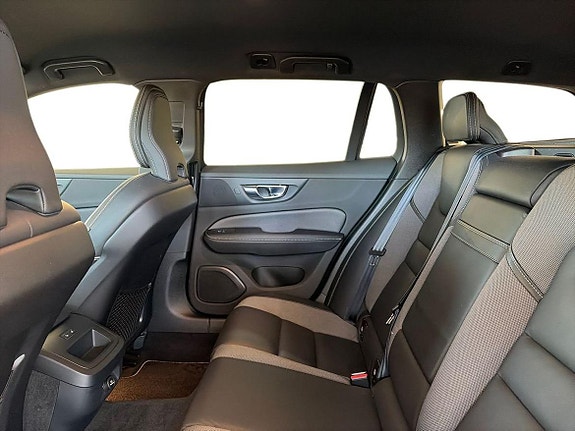Volvo V60 12 of 17