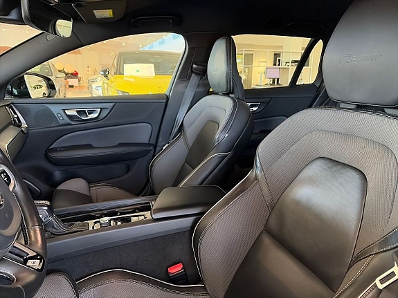 Volvo V60 10 of 17