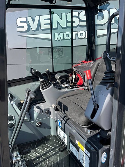 Yanmar SV15 4 of 6