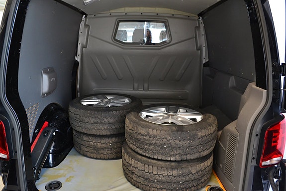 Volkswagen Transporter 10 of 15