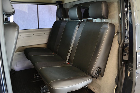Volkswagen Transporter 9 of 15