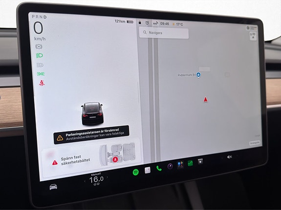 Tesla Model Y 16 of 30