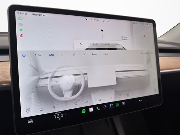 Tesla Model Y 18 of 30