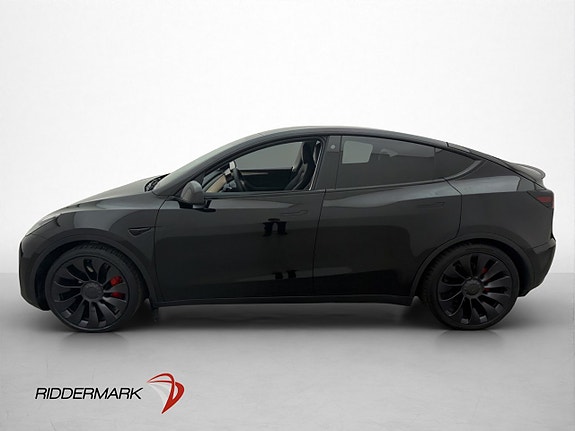 Tesla Model Y 8 of 30