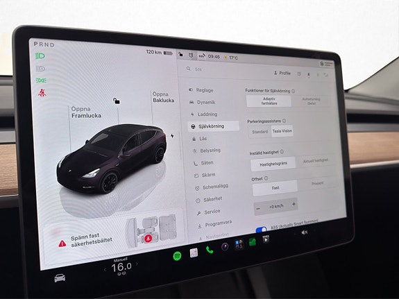 Tesla Model Y 19 of 30