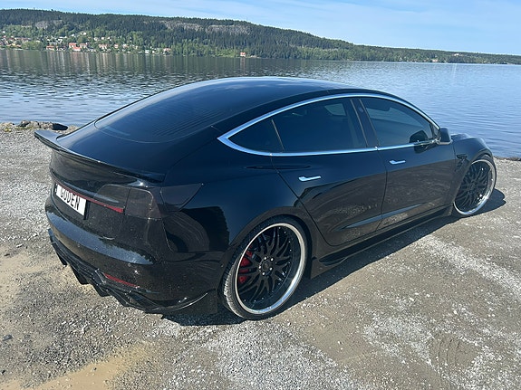 Tesla Model 3 3 of 10