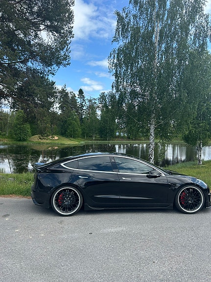 Tesla Model 3 2 of 10