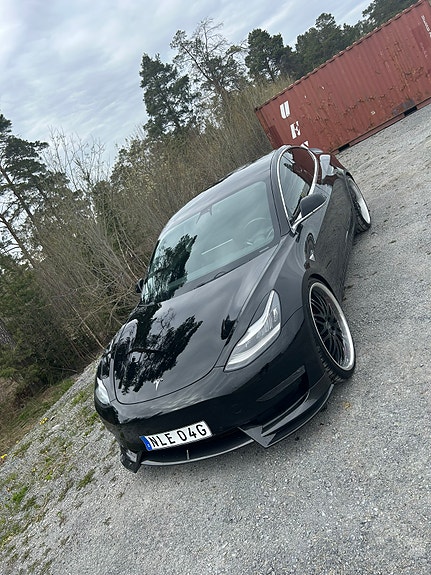 Tesla Model 3 10 of 10