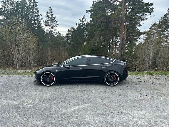Tesla Model 3 8 of 10
