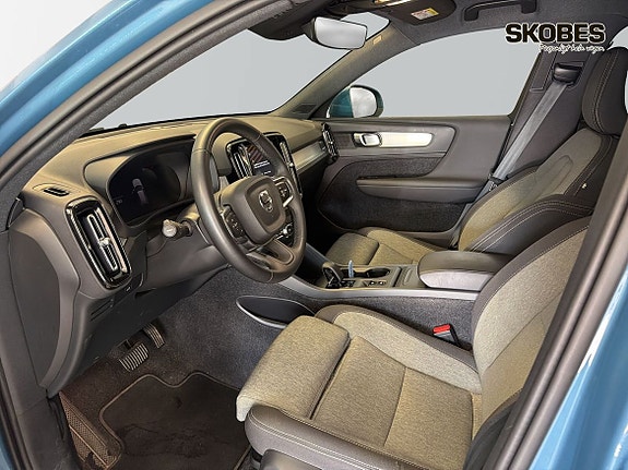 Volvo XC40 9 of 25