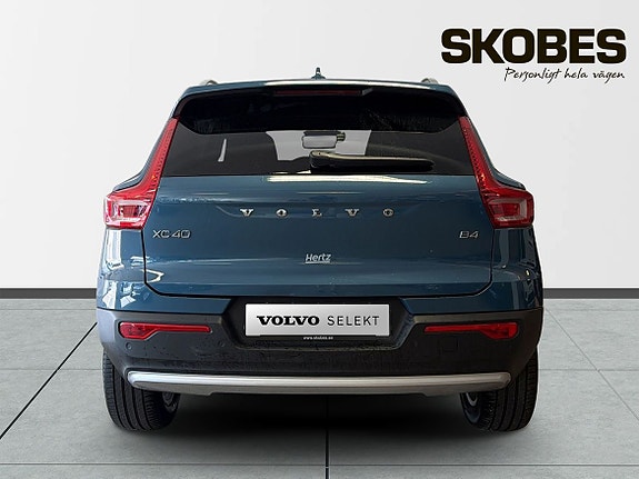 Volvo XC40 7 of 25