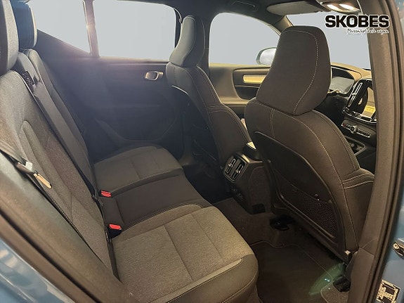 Volvo XC40 11 of 25