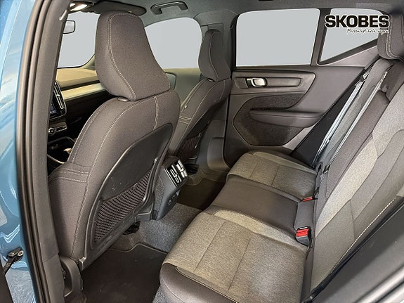 Volvo XC40 10 of 25