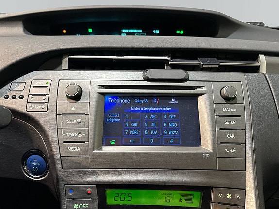 Toyota Prius Plug-in Hybrid 18 of 21