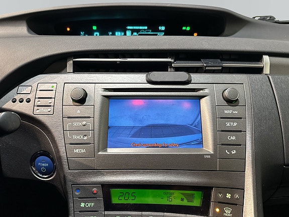 Toyota Prius Plug-in Hybrid 19 of 21