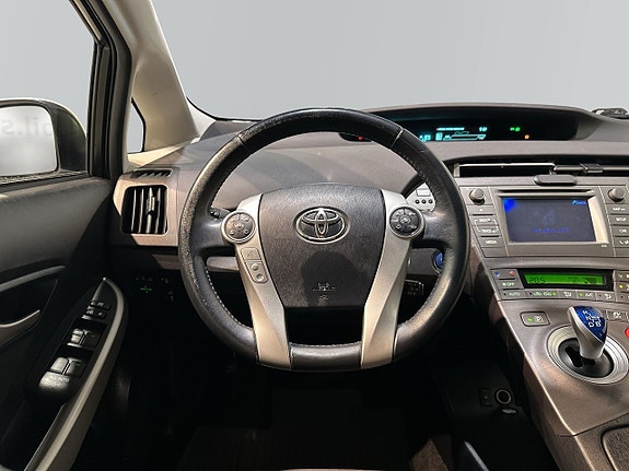 Toyota Prius Plug-in Hybrid 10 of 21
