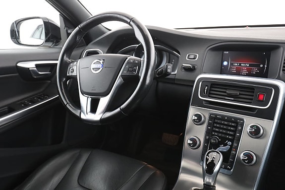 Volvo V60 Cross Country 14 of 30