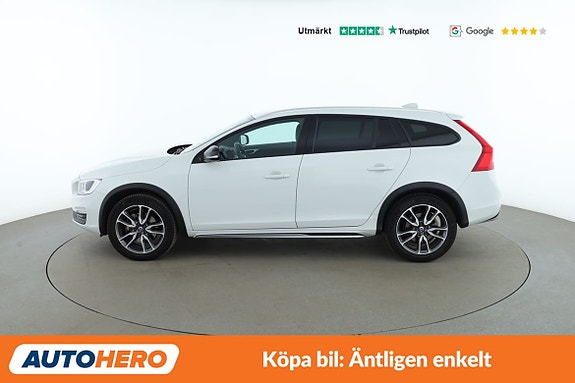 Volvo V60 Cross Country 2 of 30