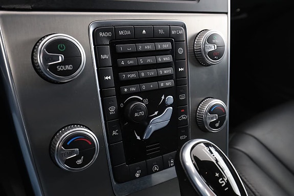 Volvo V60 Cross Country 24 of 30