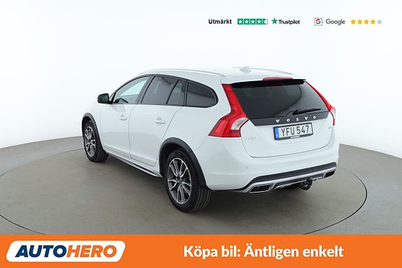 Volvo V60 Cross Country 3 of 30