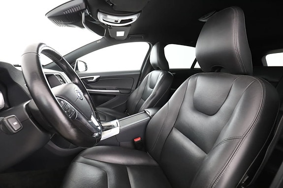 Volvo V60 Cross Country 11 of 30