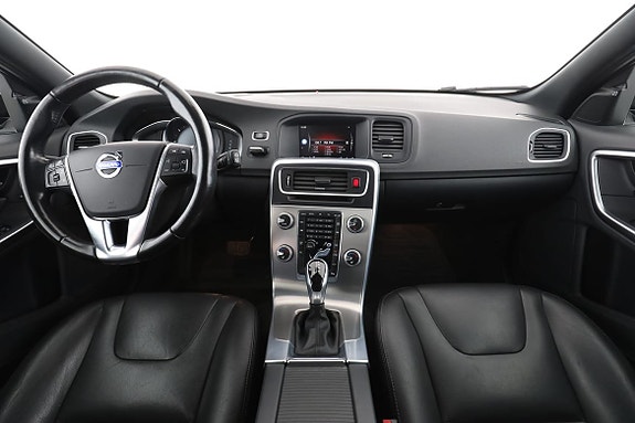 Volvo V60 Cross Country 13 of 30