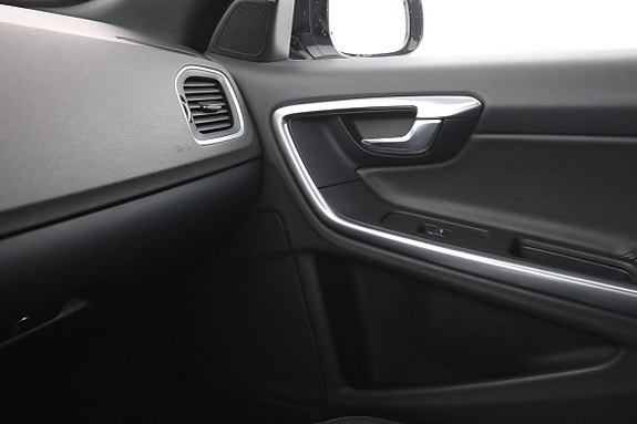 Volvo V60 Cross Country 29 of 30