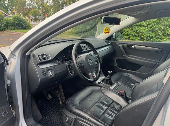 Volkswagen Passat 9 of 10