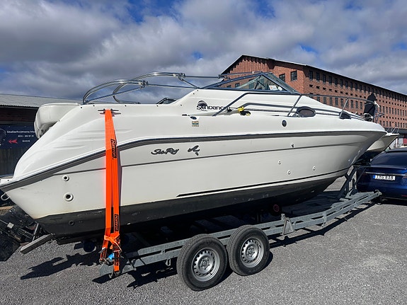 Sea Ray 250 -98 v8 10 of 16
