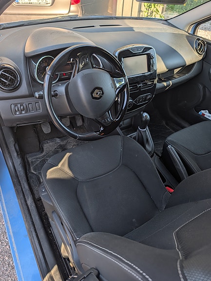 Renault Clio 6 of 9