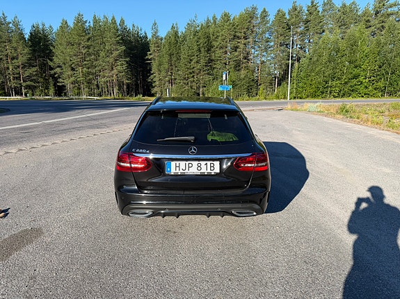 Mercedes-Benz C220 3 of 6