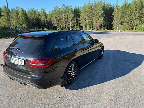 Mercedes-Benz C220 5 of 6