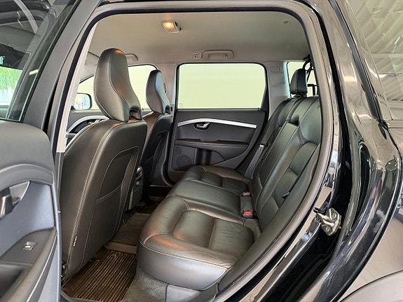 Volvo XC70 12 of 19