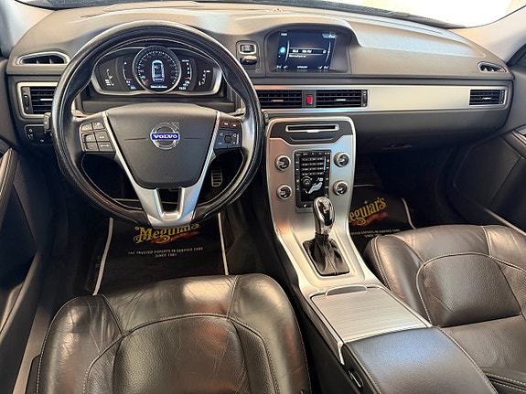 Volvo XC70 14 of 19