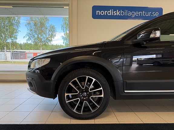 Volvo XC70 4 of 19