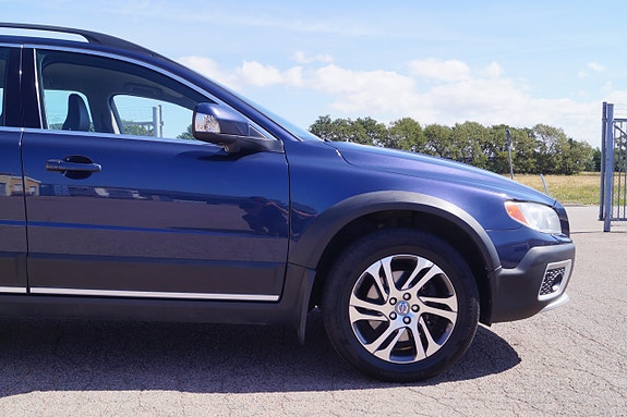 Volvo XC70 13 of 24